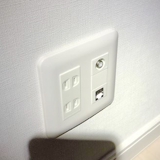 コンセントプレート